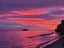 Vaiula Beach Fales