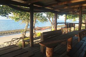Vaiula Beach Fales