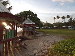 Vaiula Beach Fales