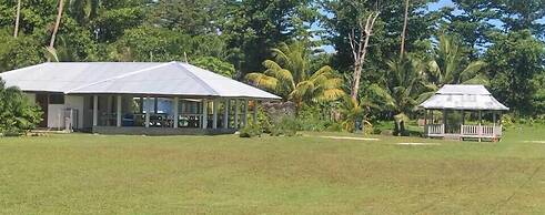 Vaiula Beach Fales