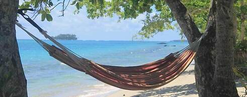 Vaiula Beach Fales