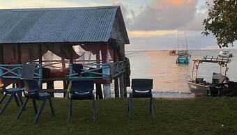 Vaiula Beach Fales