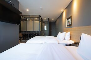 No.25 Signature Hotel Daechung