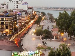 4 Rivers Hotel