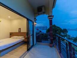 4 Rivers Hotel