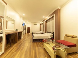 4 Rivers Hotel