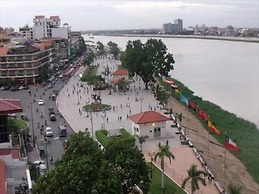 4 Rivers Hotel