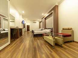 4 Rivers Hotel