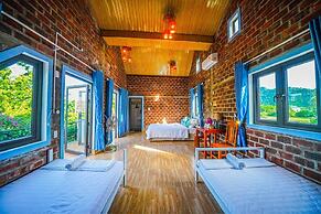 Funny Monkeys Homestay