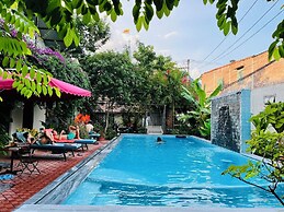 Funny Monkeys Homestay