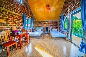 Funny Monkeys Homestay