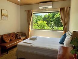 Funny Monkeys Homestay