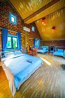 Funny Monkeys Homestay