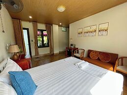 Funny Monkeys Homestay