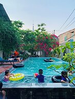 Funny Monkeys Homestay
