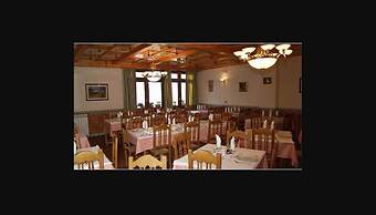 Hostal Las Grullas