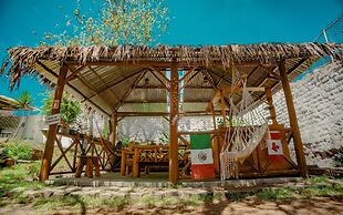 Colonial House Inn - Hostel