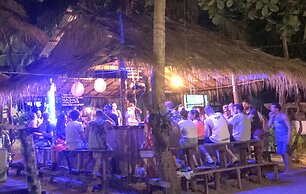 Yellow Moon M23 Hostel