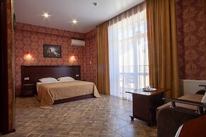 Karap Hotel