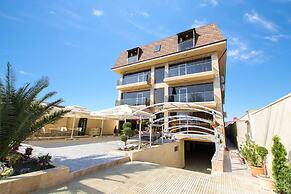 Karap Hotel