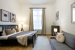 Wawelove Spacious 3 Bedroom Apartment