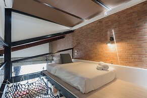 YOLO Bangkok Boutique Hotel