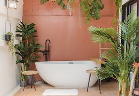 YOLO Bangkok Boutique Hotel