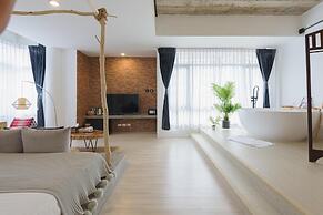 YOLO Bangkok Boutique Hotel