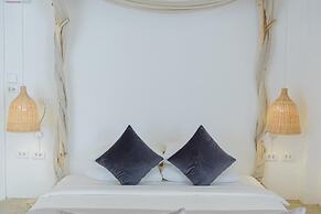 YOLO Bangkok Boutique Hotel