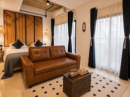 YOLO Bangkok Boutique Hotel