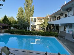 Sunrise Aya Hotel