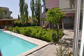 Sunrise Aya Hotel