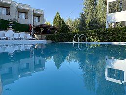 Sunrise Aya Hotel
