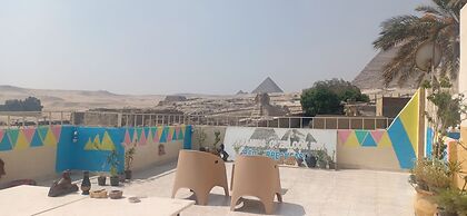 Pyramids Overlook Inn