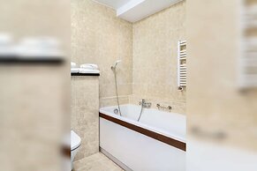 Metropolo by Golden Tulip