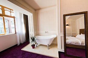 King Gorgasali Hotel