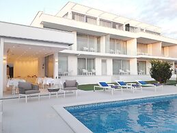 Demar Residence