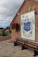 The Queens at Horton