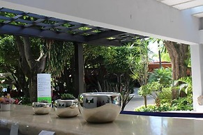 Los Laureles Hotel & Centro de Convenciones