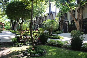 Los Laureles Hotel & Centro de Convenciones