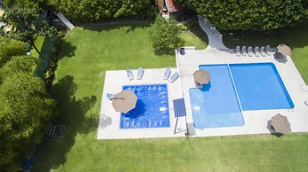 Los Laureles Hotel & Centro de Convenciones