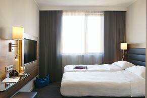 Moxy Edinburgh Airport