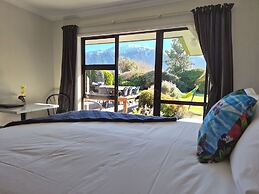 Te Mahuru Retreat