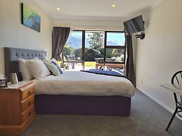 Te Mahuru Retreat