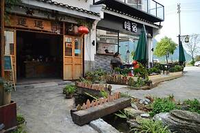 Guilin Lotus Hotel