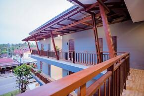 Lanta Ray Bay Hotel