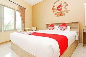 Capital O 175 K-60 Residence