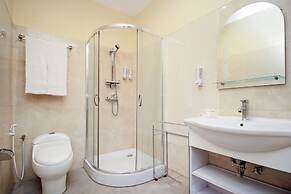 Capital O 175 K-60 Residence