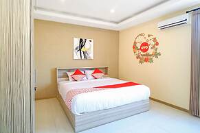Capital O 175 K-60 Residence