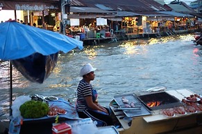 Roomquest Amphawa Vaylasamran Floating Market